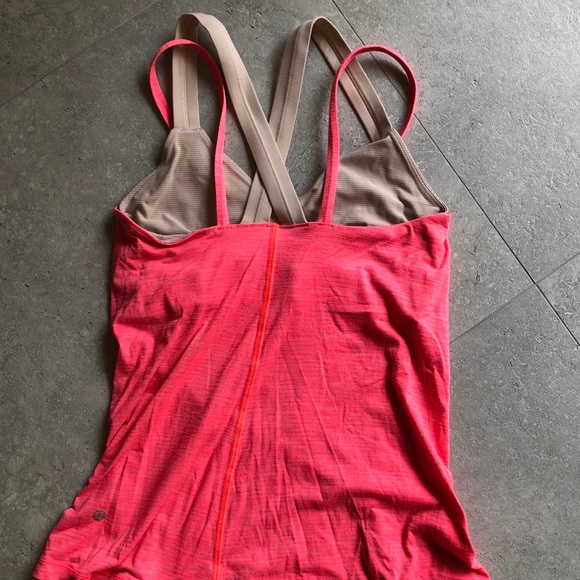Lululemon run for gold tank size 6 - Picture 2 of 5